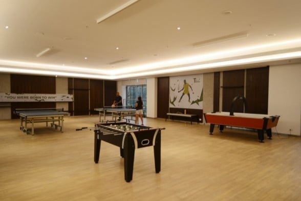 Island City Center 8